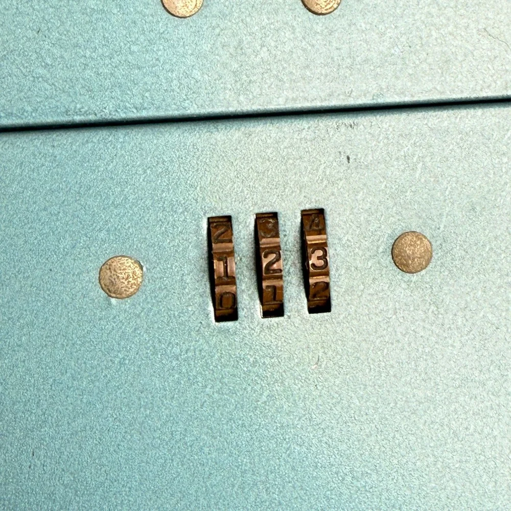 Unbranded vintage metal